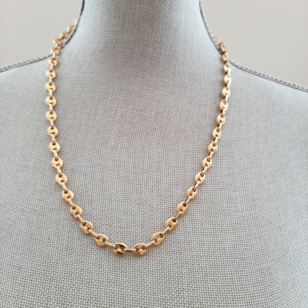 Gold Interlocking GG Design Necklace with Timeless Elegance